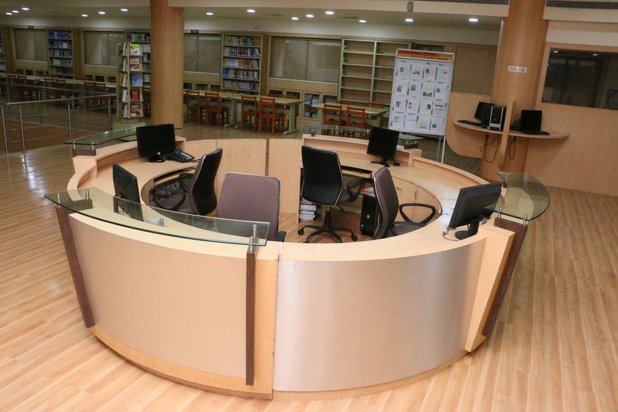 Atmiya Institute of Science and Technology for Diploma Studies, Atmiya University Rajkot Library photo 7